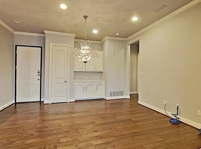 Building Photo - 4343 McKinney Ave