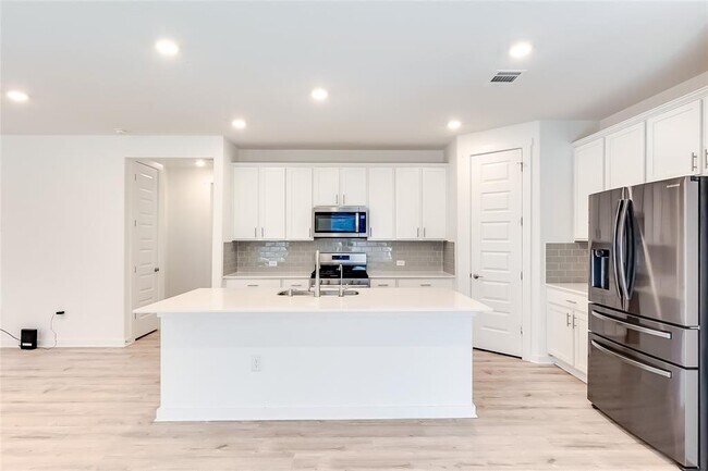 Building Photo - 2321 Bravo Pass