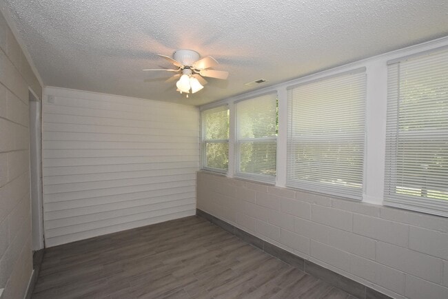 Building Photo - 217 Grove St