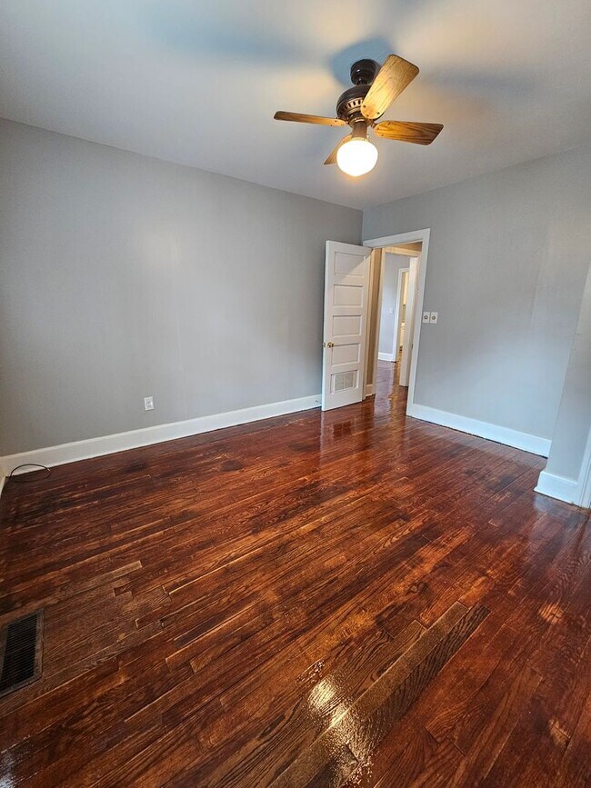 Building Photo - Discover Your New Everyday Haven in Hanahan!