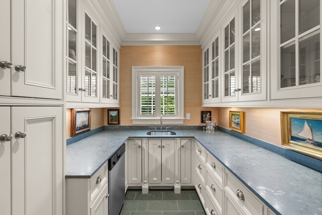 Building Photo - 26 Longmeadow Dr