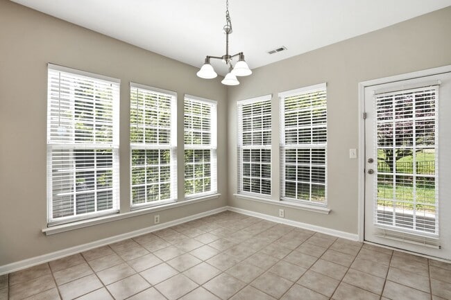 Building Photo - WAKEFIELD CORNER HOME WITH 4 BEDROOMS IS WAITING FOR YOU!