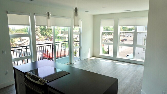 Building Photo - 3500 S Corona St