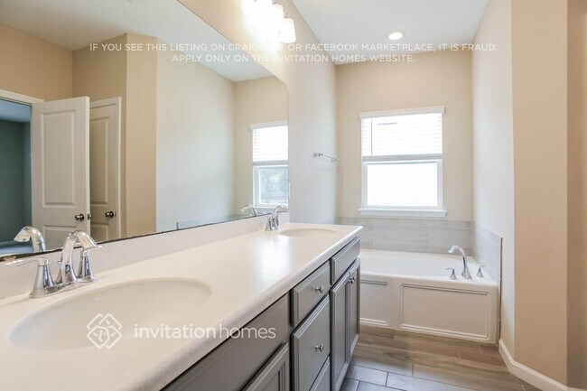 Building Photo - 11381 Oyster Creek Rd