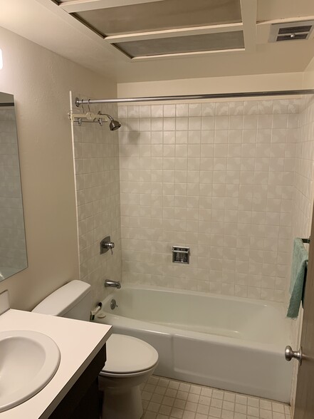 Building Photo - 6537 4th Ave NE