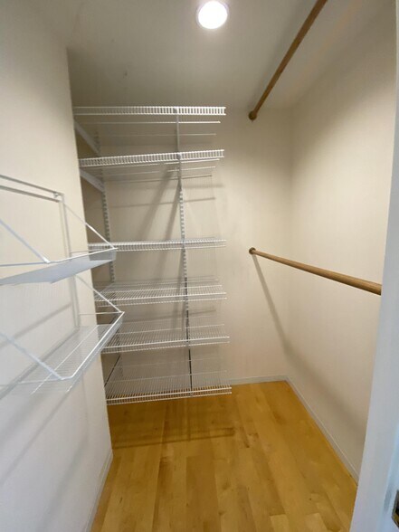 Building Photo - 931 Massachusetts Ave