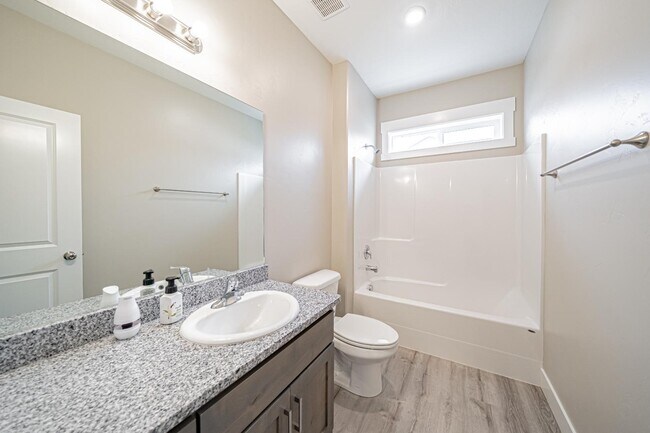Building Photo - 2896 Blackwood