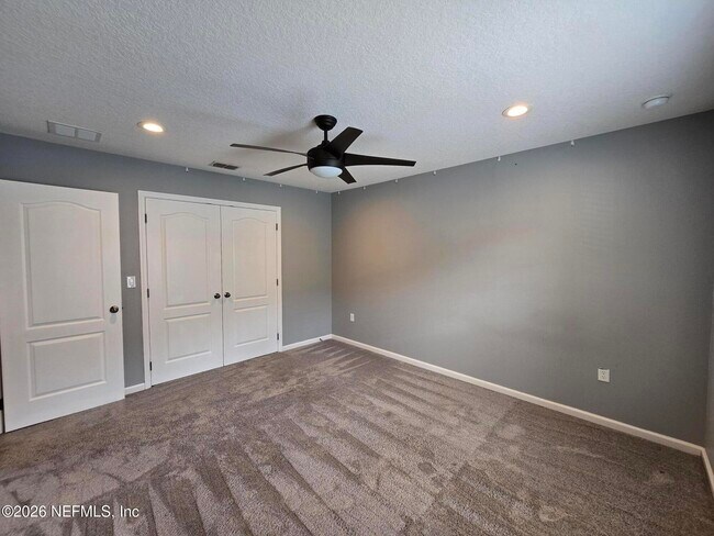 Building Photo - 180 Thornloe Dr