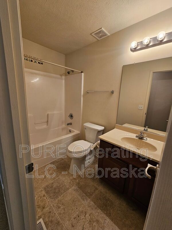 Building Photo - 16860 Larimore Ave