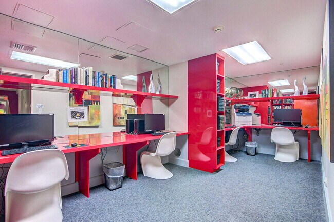 Building Photo - 1551 N Flagler Dr