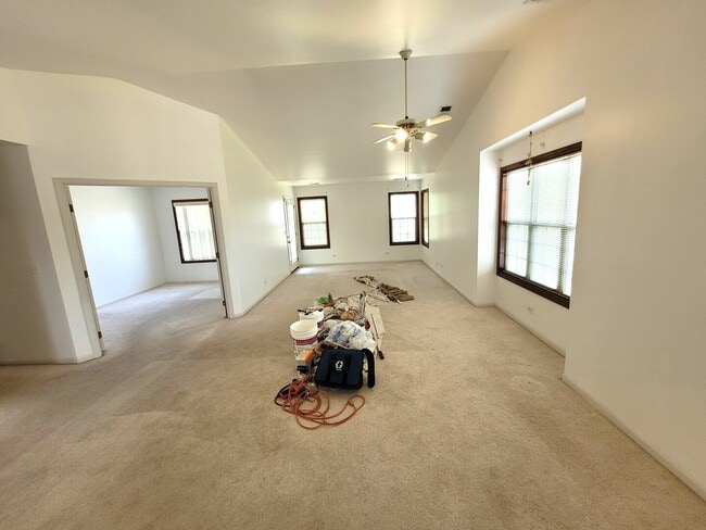 Building Photo - 321 Sheffield Dr