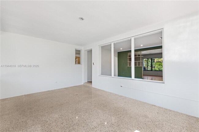 Building Photo - 1044 NE 97th St