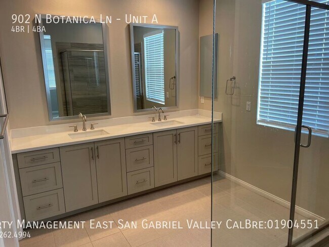 Building Photo - 902 Botanica Ln