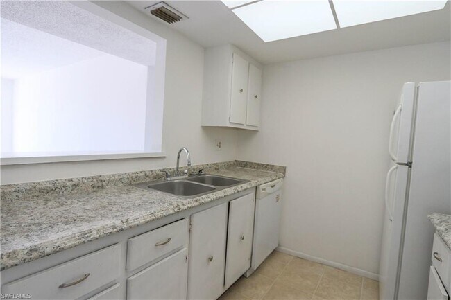 Building Photo - 3704 Broadway-