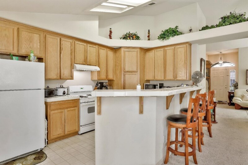 Building Photo - 540 W Deerwood Ln