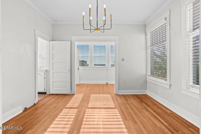 Building Photo - 3225 Fort Blvd