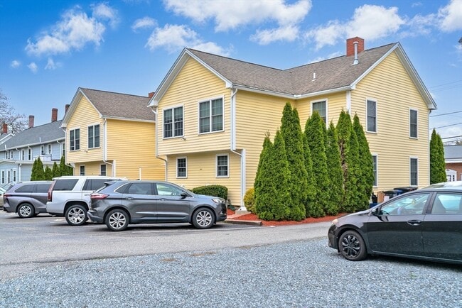 Building Photo - 208 N Main St