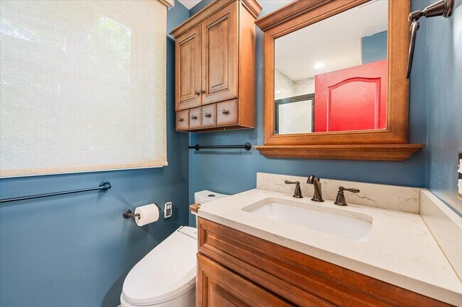 Building Photo - 371 Larchmont Ct