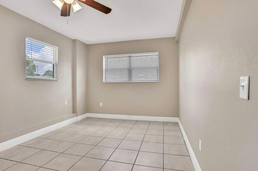 Building Photo - 3013 Rollman Rd