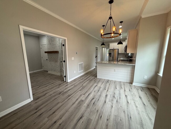 Building Photo - 3 Bedrooms, 2 Bathrooms - Home in South Rome!