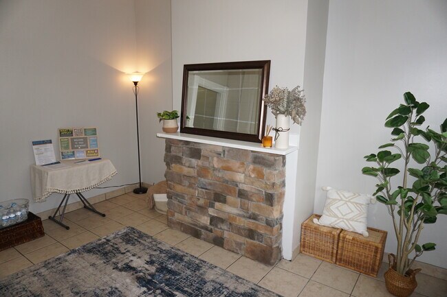 Building Photo - 4022 Mintwood St