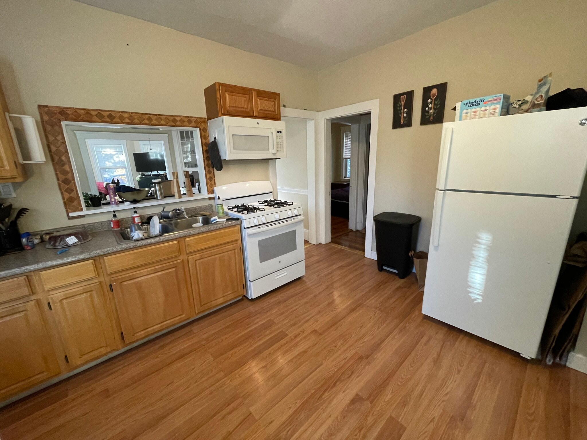 Building Photo - 98 Forest Hills St