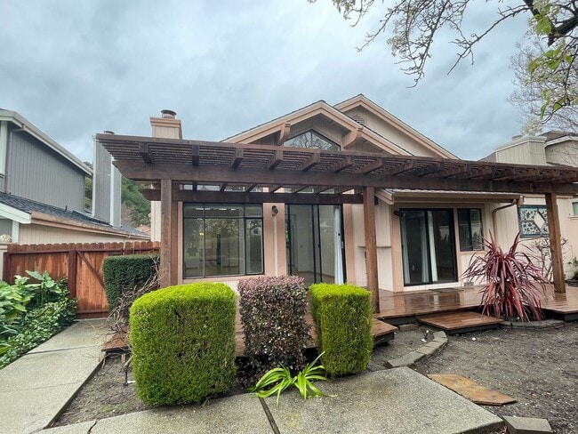 Building Photo - $4,575 - GORGEOUS 3 BEDROOM HOME IN BLACKHAWK