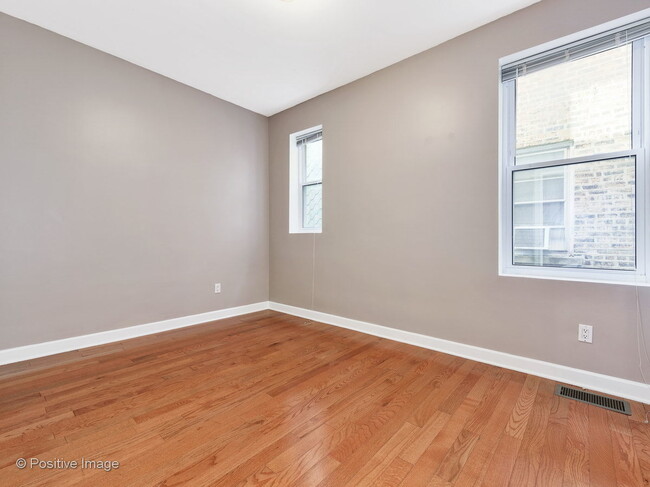 Building Photo - 2215 W Addison St