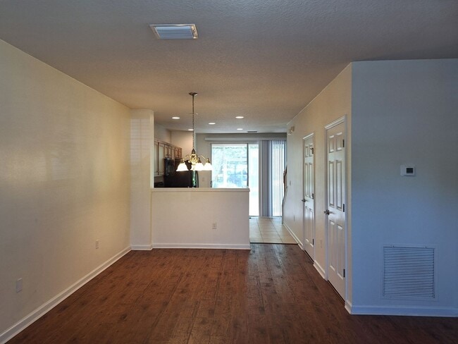 Building Photo - 8106 Summer Cove Ct