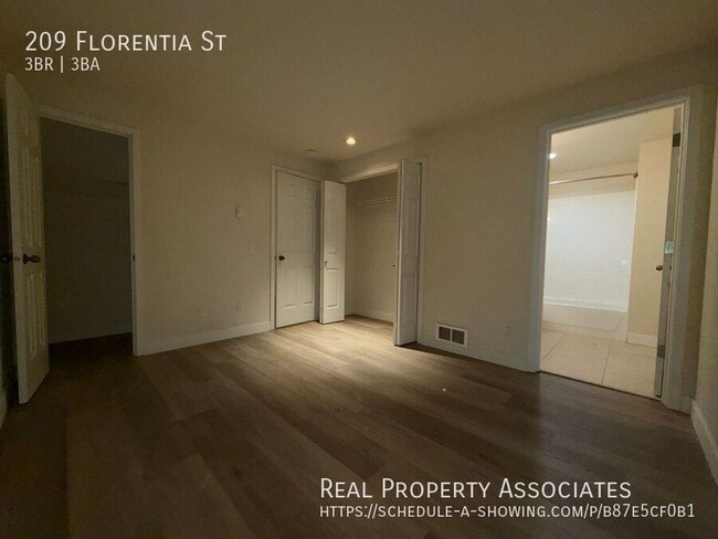 Building Photo - 209 Florentia St