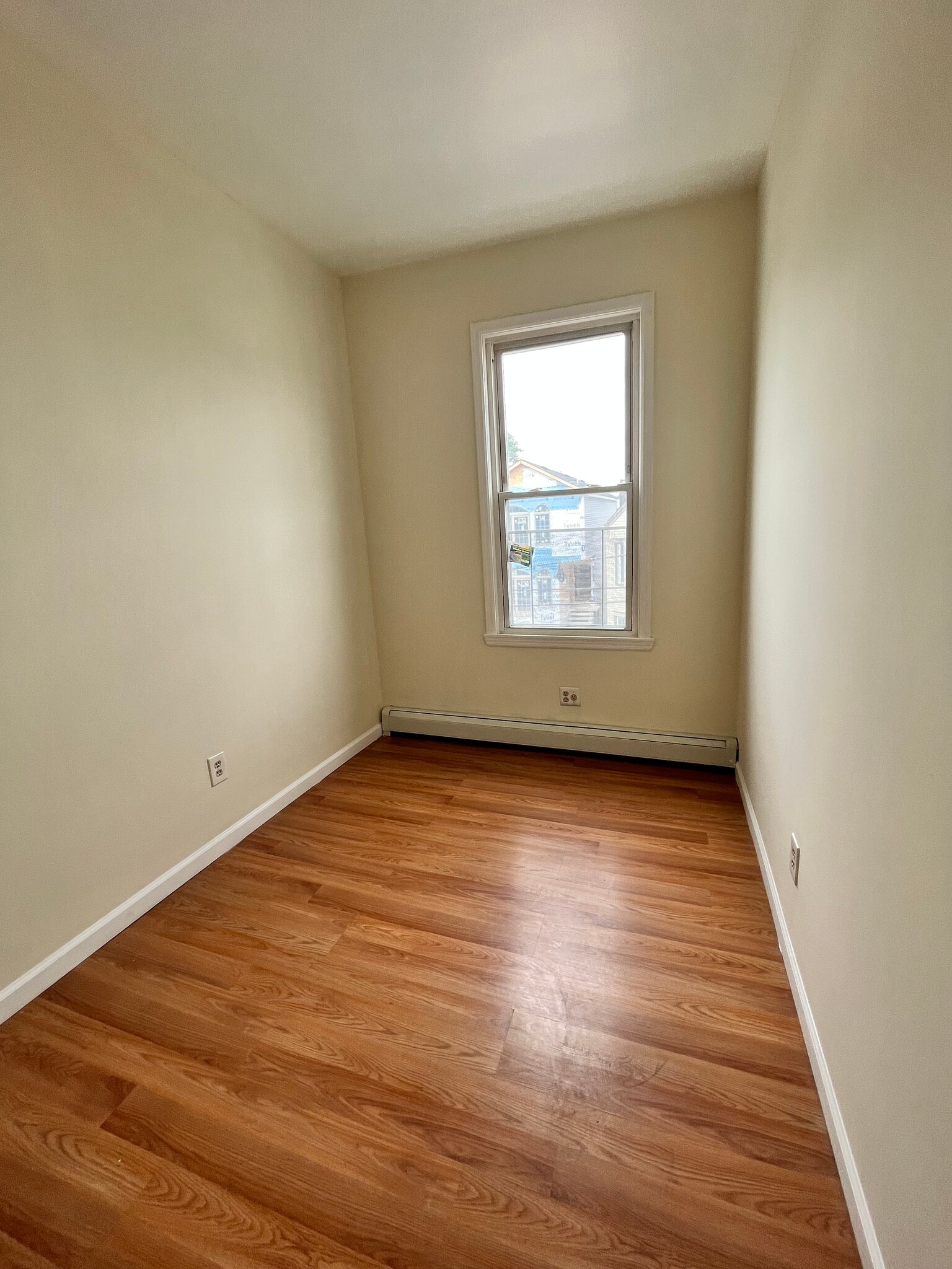 90 W 20th St 4 - 91 W 20th St