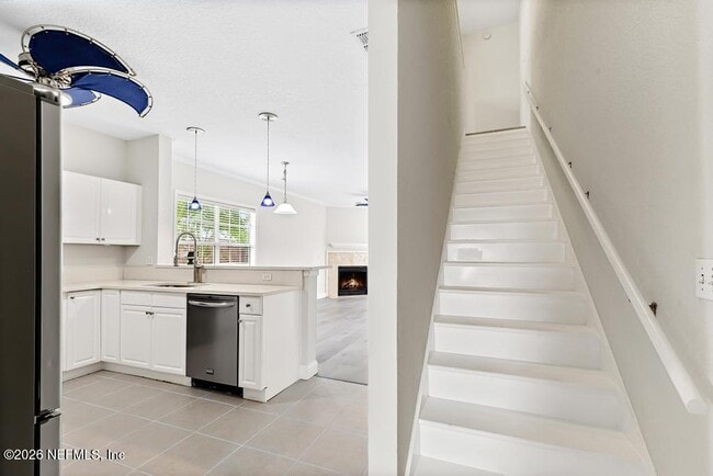 Building Photo - 66 W 14th St