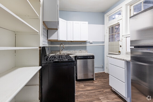 Interior Photo - South Arthur Apartments