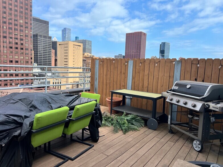 Building Photo - 161 W Harrison St