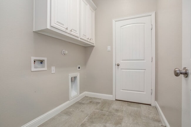 Building Photo - 1300 Mustang Brook Ln