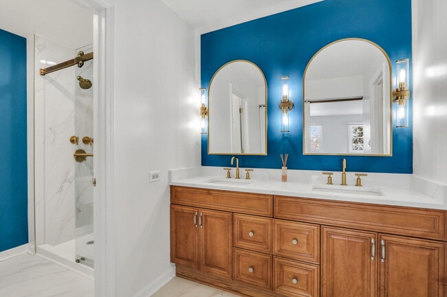 Building Photo - 1000 Cumberland Ln