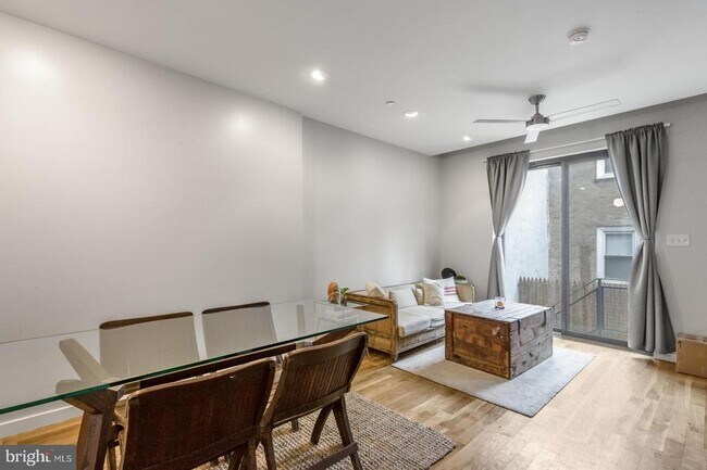 Building Photo - 1306 Hope St