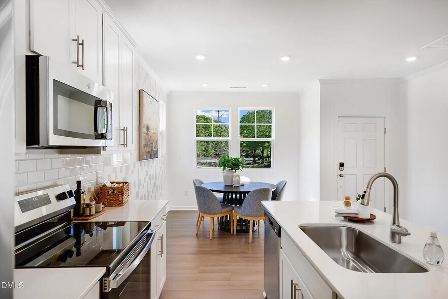 Building Photo - Room in Townhome on Crescent Townes Wy