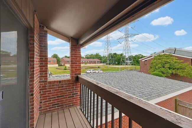 Building Photo - 52 Rosewood Dr