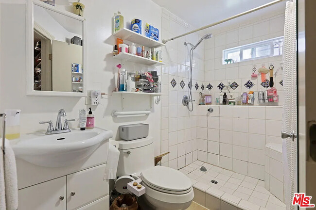 Gorgeous Bathroom - 3038 Ingledale Ter