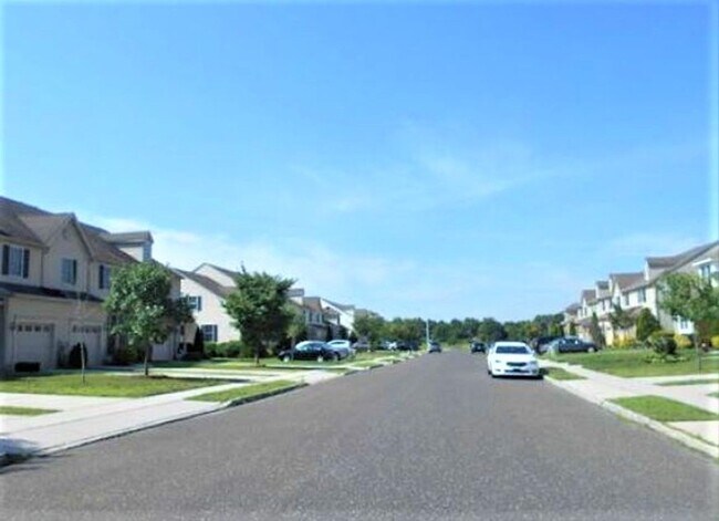 Building Photo - Perfect Townhouse Rental in Sicklerville!