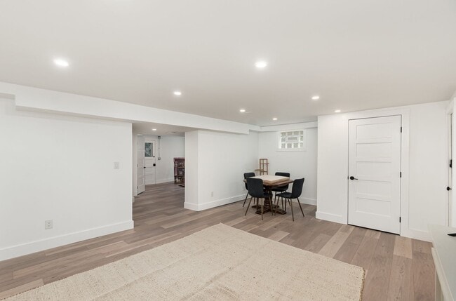 Building Photo - Modern Elegance Meets Mt. Lookout Charm – ...