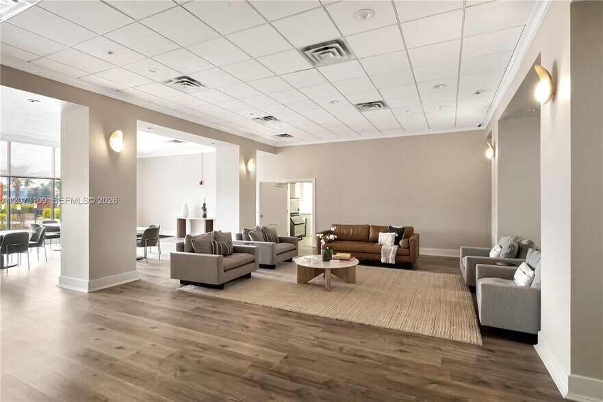 Building Photo - 5600 Collins Ave