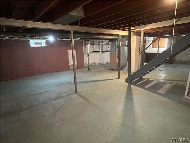 Building Photo - 1835 Military Rd