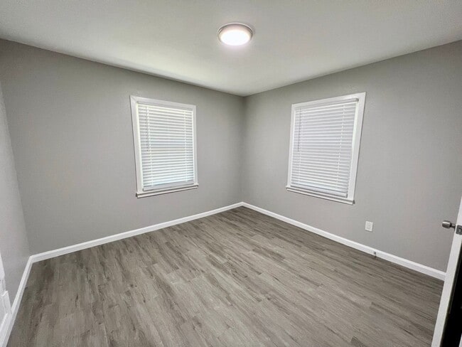 Building Photo - Newly Renovate 4 bedroom 2 bath Home in Liberty, TX!