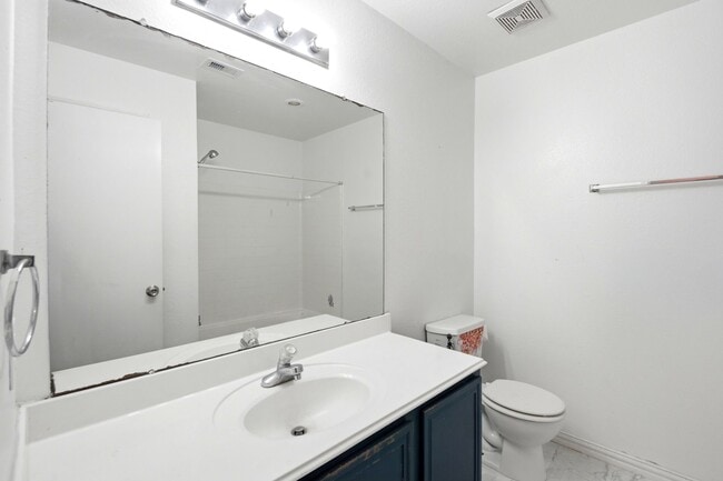 Building Photo - 111 Thunder Basin Dr