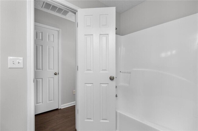 Building Photo - 1616 Amhearst Oaks Ct