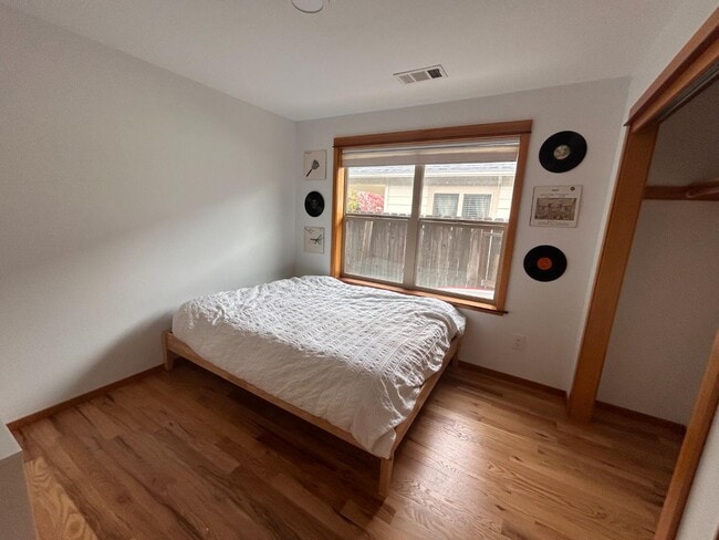 Building Photo - 1033 Crimson Ct