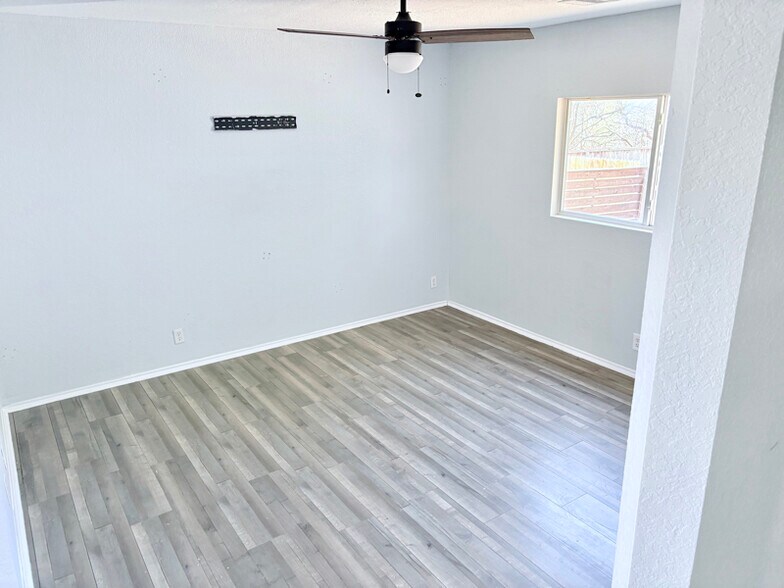 Building Photo - 7444 Barrel Stage