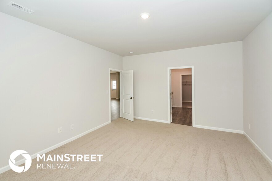 Building Photo - 2327 Curbow Dr